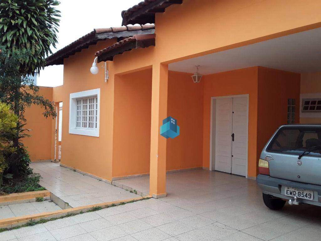 Casa à venda com 3 quartos, 230m² - Foto 1