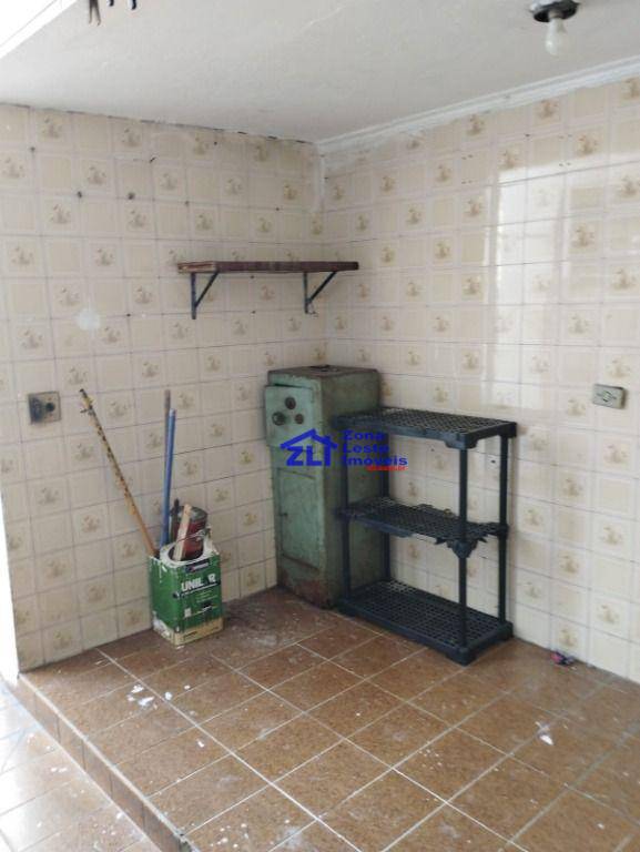 Casa para alugar com 2 quartos, 80m² - Foto 21