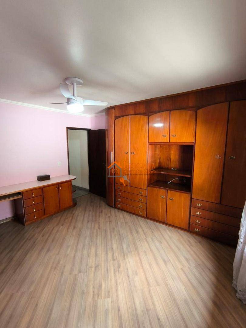 Sobrado à venda e aluguel com 3 quartos, 200m² - Foto 19