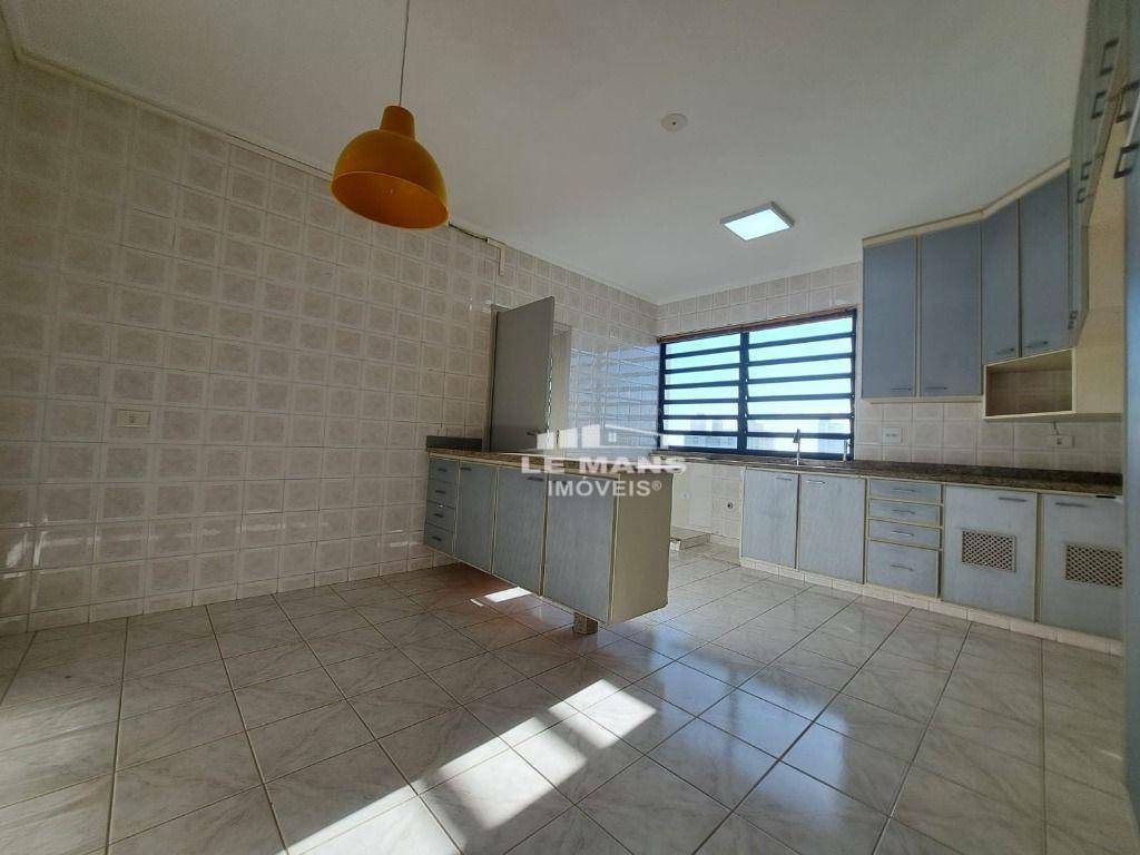 Apartamento à venda e aluguel com 3 quartos, 130m² - Foto 3