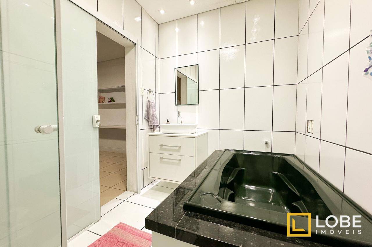Casa à venda com 4 quartos, 198m² - Foto 21