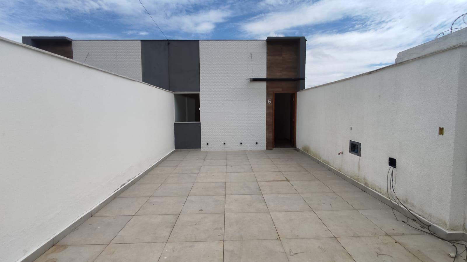 Casa à venda com 3 quartos, 250m² - Foto 3