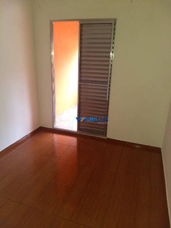 Sobrado à venda com 2 quartos, 100m² - Foto 2