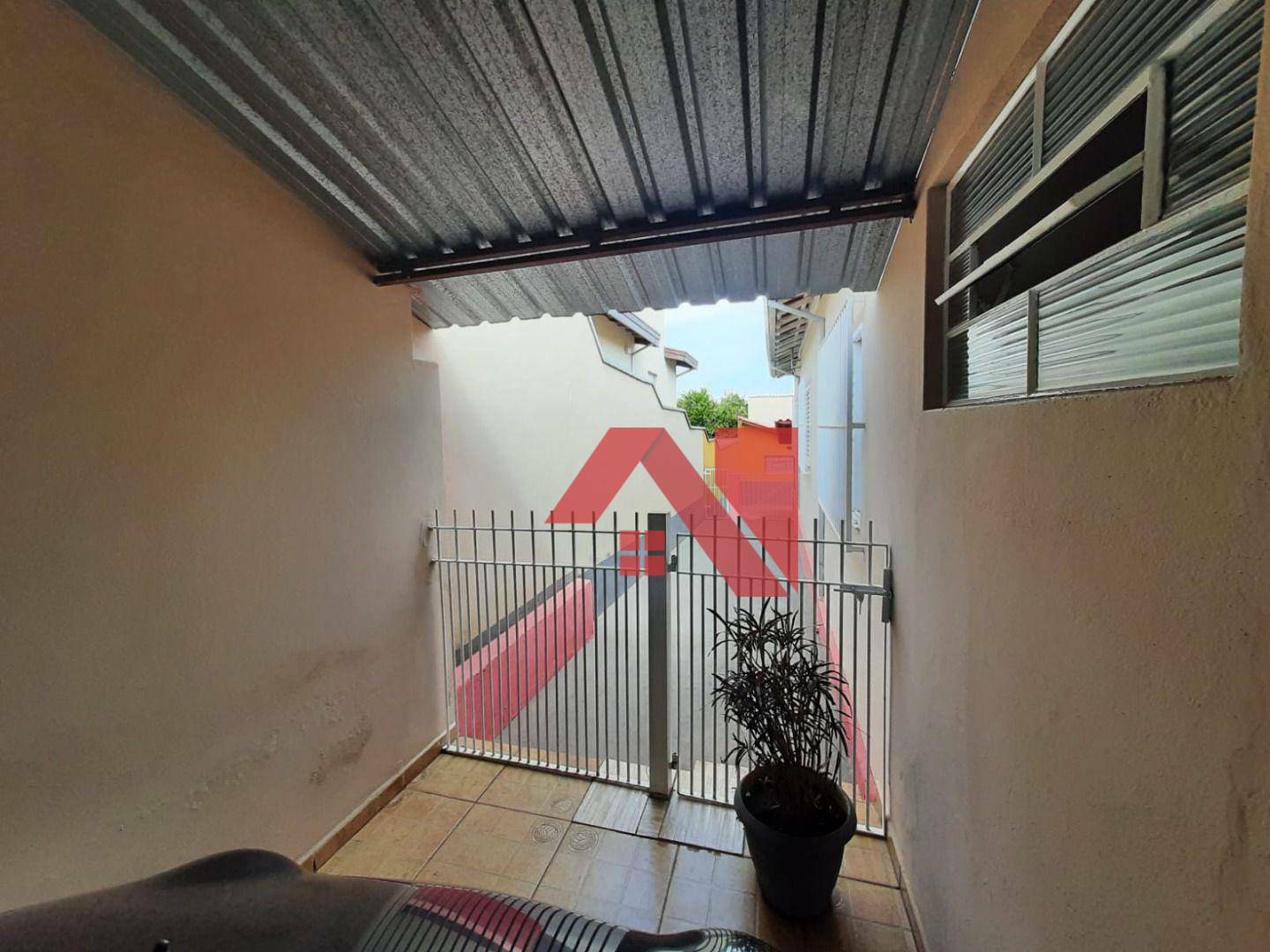 Casa à venda com 3 quartos, 176m² - Foto 3