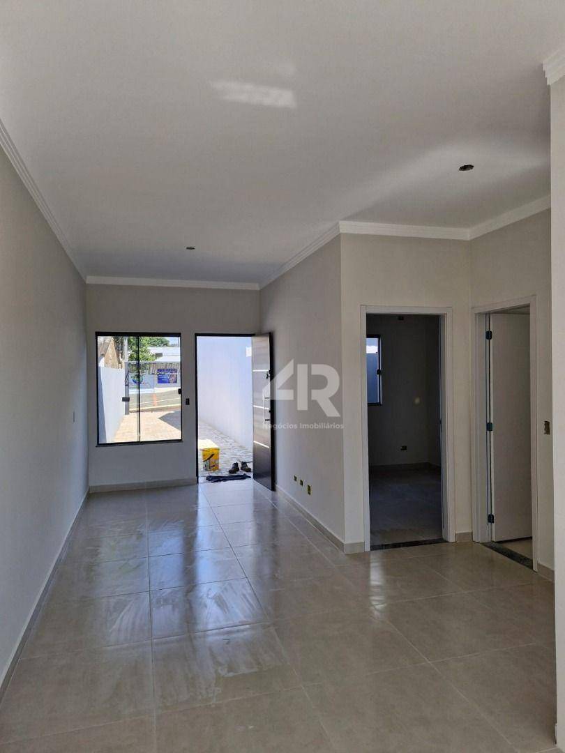 Casa à venda com 2 quartos, 52m² - Foto 4