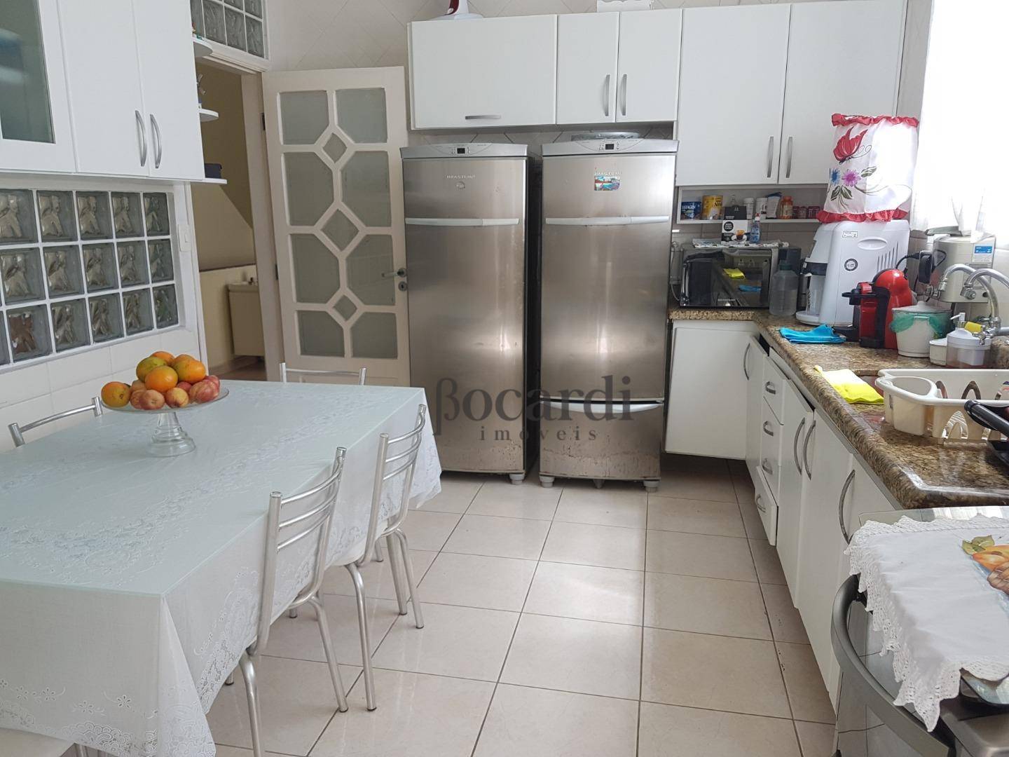 Casa à venda com 3 quartos, 320m² - Foto 8