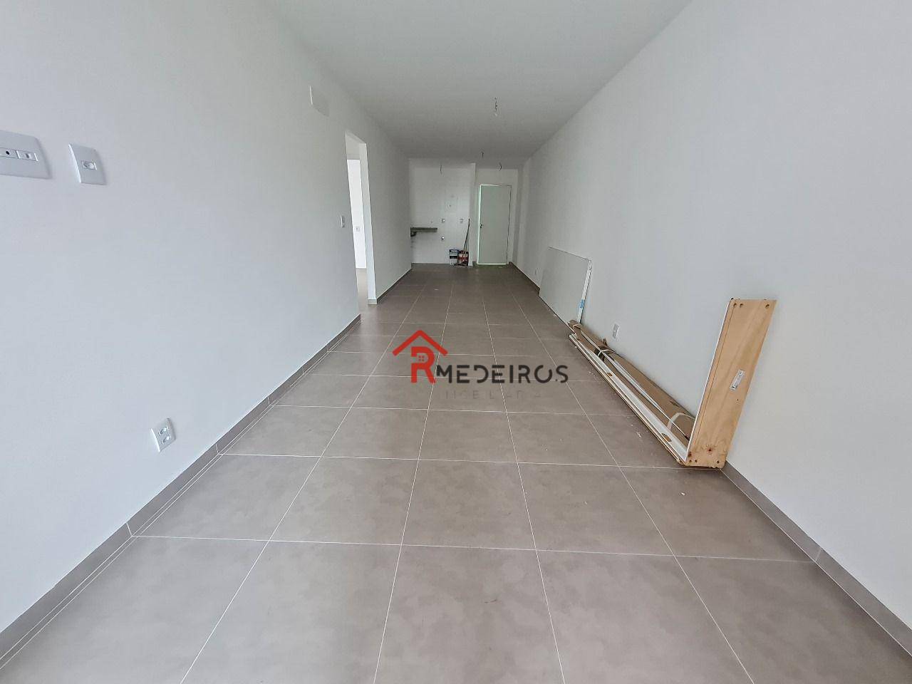 Apartamento à venda com 2 quartos, 101m² - Foto 2