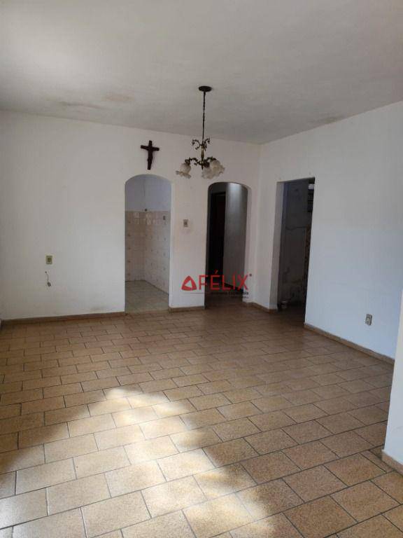 Casa à venda e aluguel com 3 quartos, 216m² - Foto 6