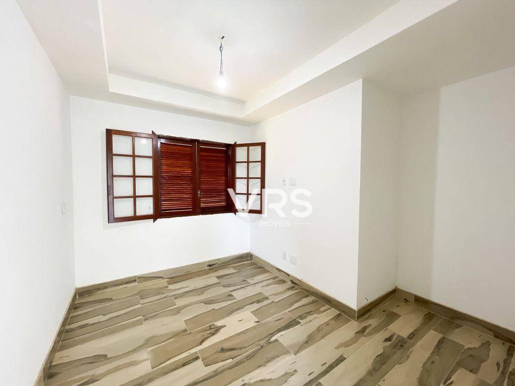 Casa de Condomínio à venda com 4 quartos, 275m² - Foto 12