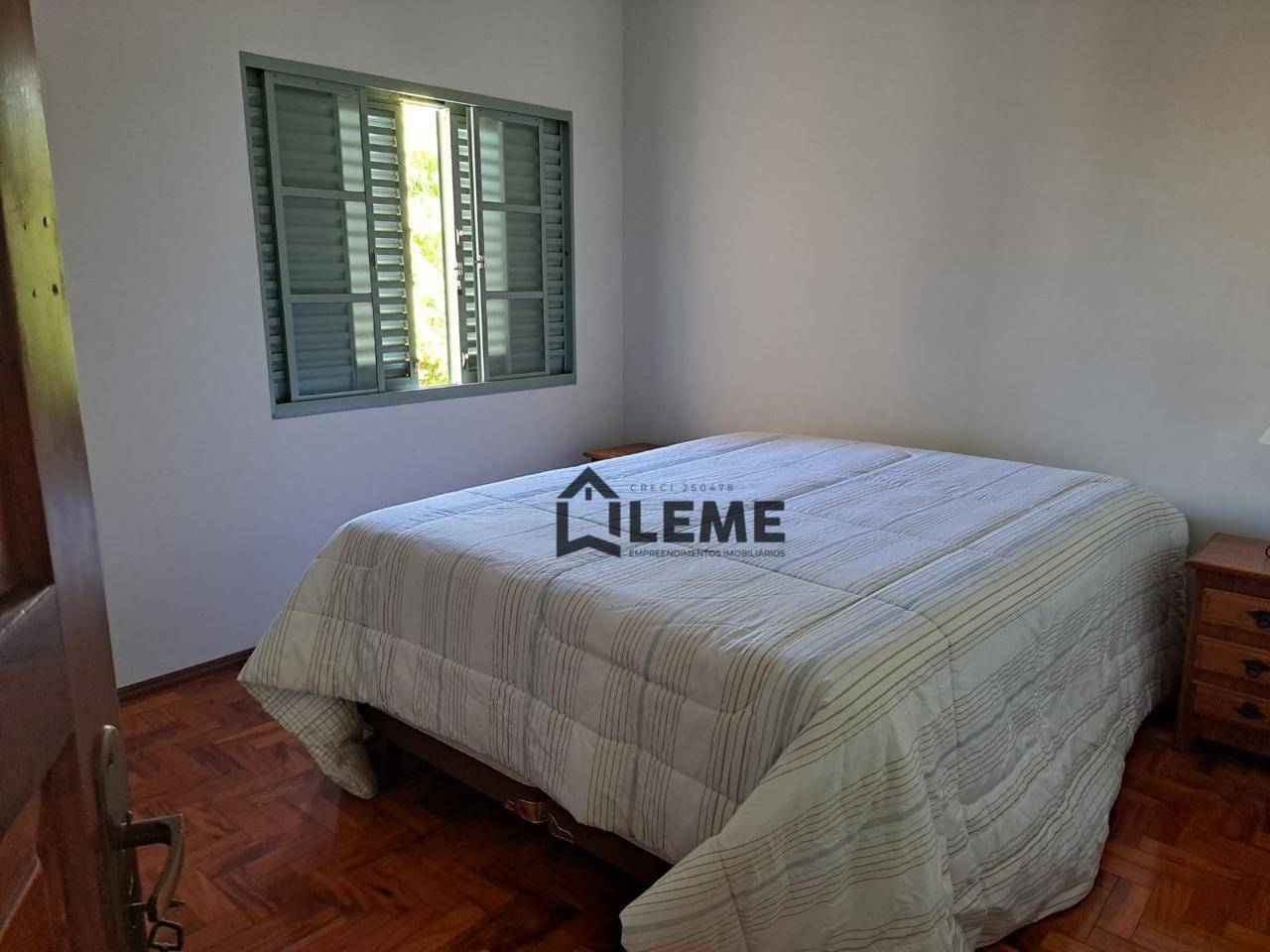 Casa à venda com 3 quartos, 198m² - Foto 12