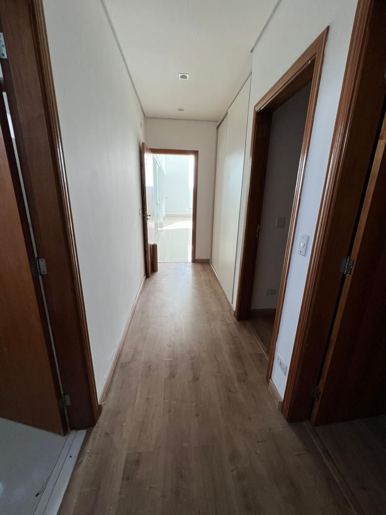 Casa à venda com 3 quartos, 200m² - Foto 4