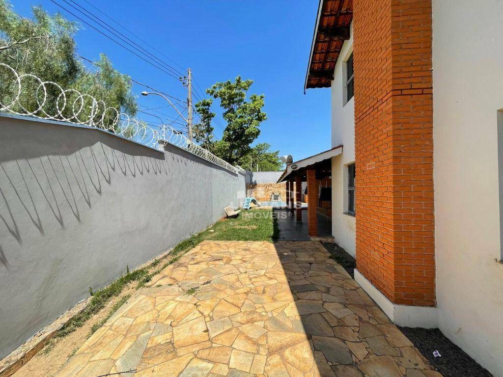 Casa à venda com 3 quartos, 237m² - Foto 25