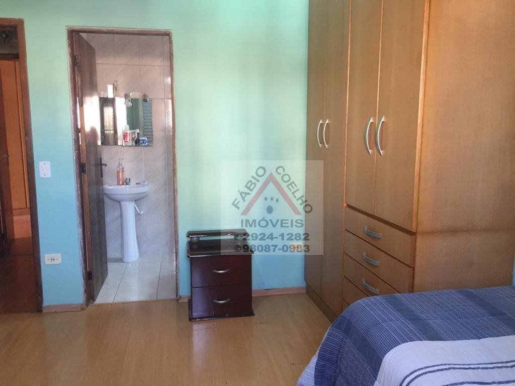 Sobrado à venda com 4 quartos, 200m² - Foto 13