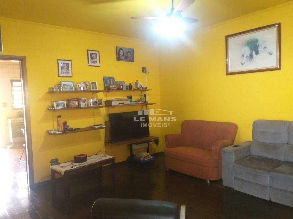 Casa à venda com 2 quartos, 123m² - Foto 2