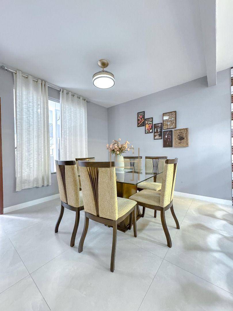 Casa, 4 quartos, 242 m² - Foto 3