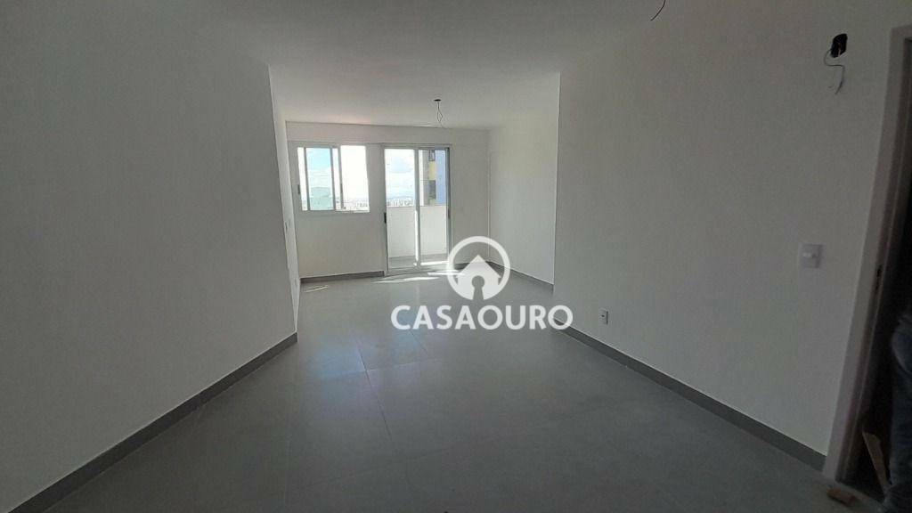 Apartamento à venda com 3 quartos, 101m² - Foto 1