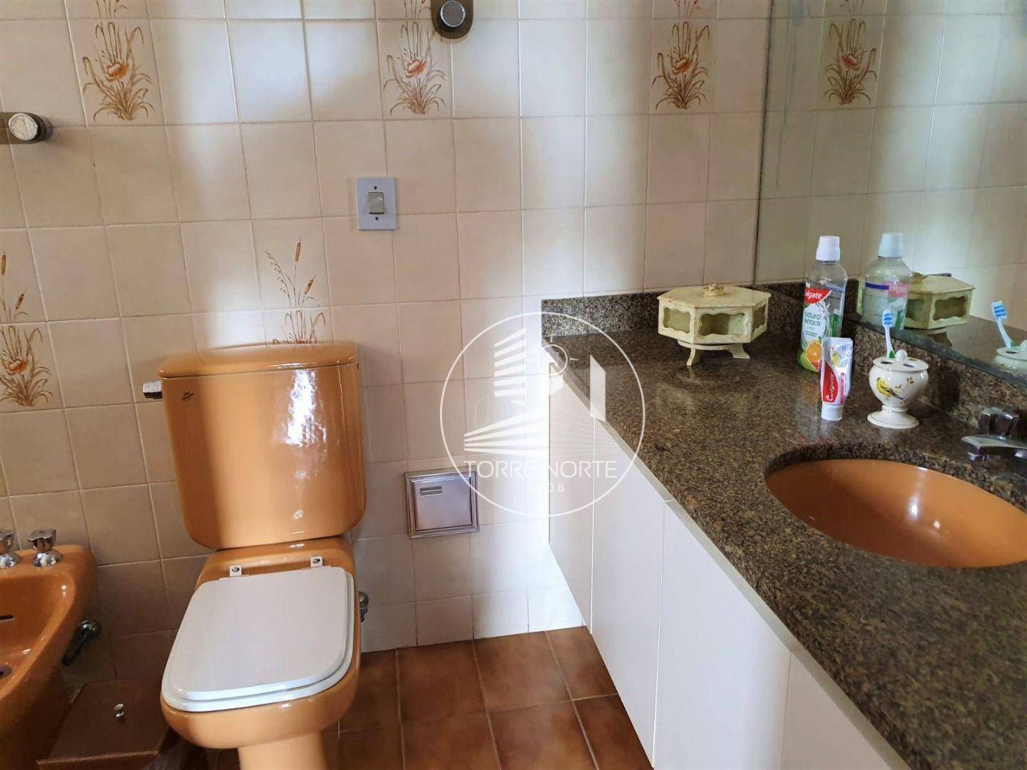 Apartamento à venda com 3 quartos, 240m² - Foto 19