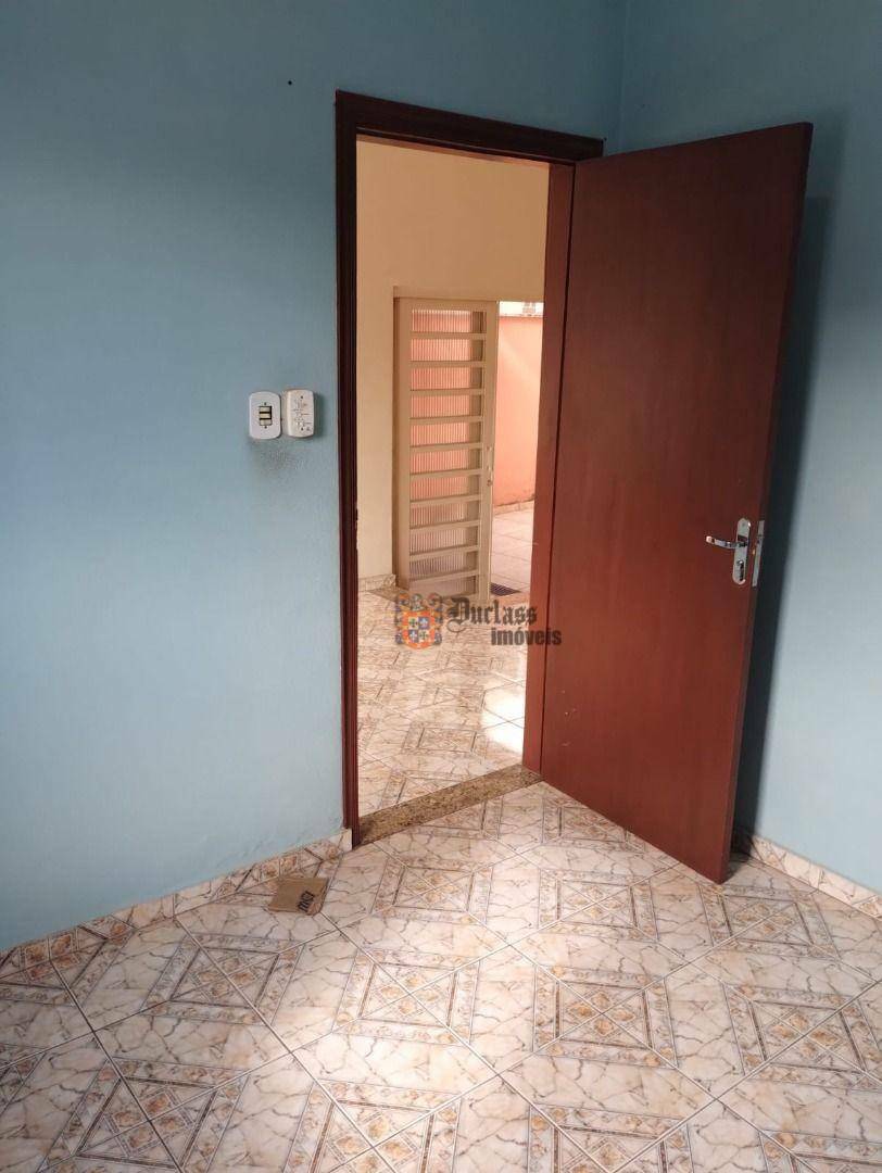 Casa à venda com 5 quartos, 165m² - Foto 11