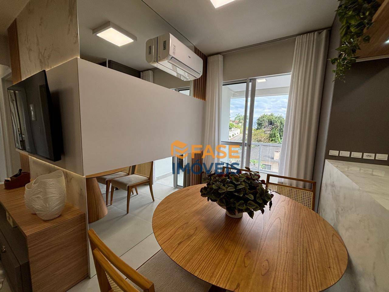 Apartamento à venda com 2 quartos, 62m² - Foto 1