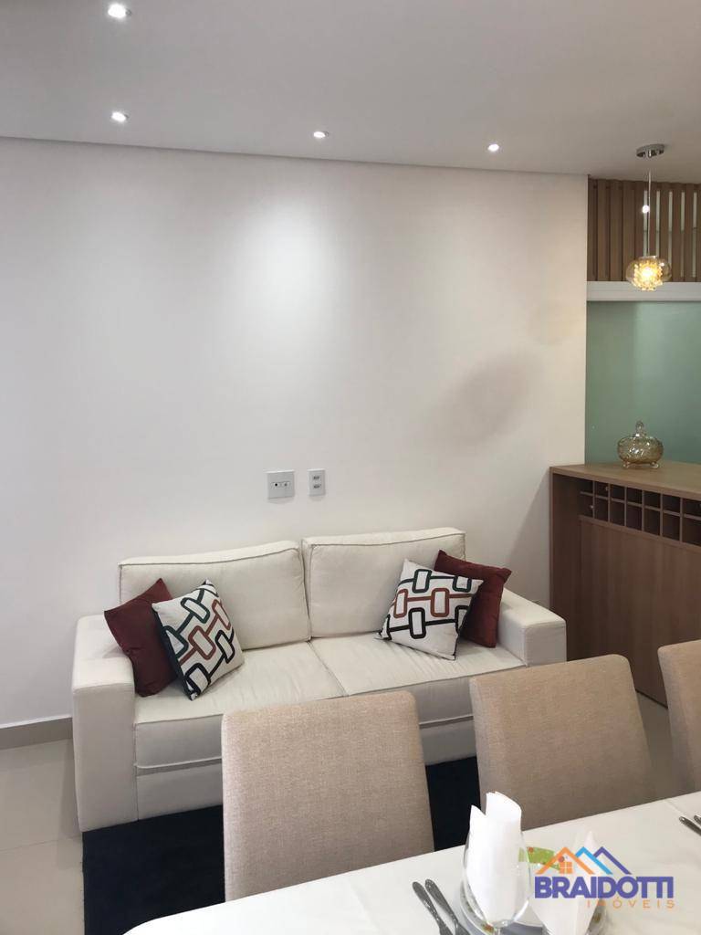 Apartamento à venda com 2 quartos, 67m² - Foto 4