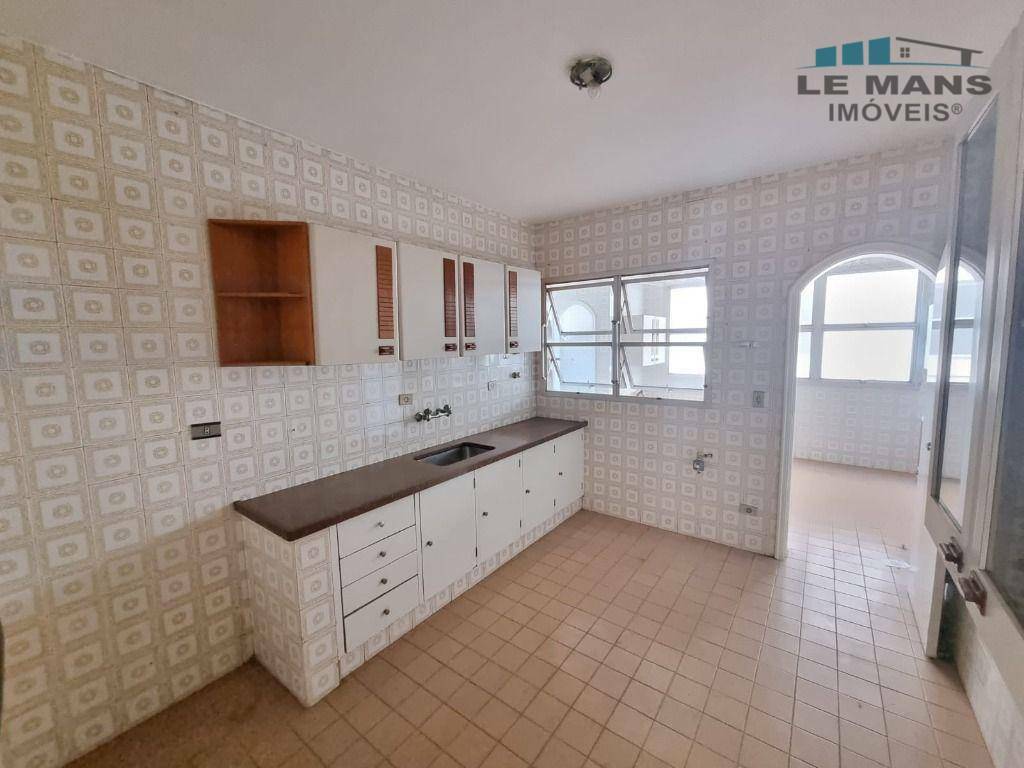 Apartamento à venda com 3 quartos, 150m² - Foto 7