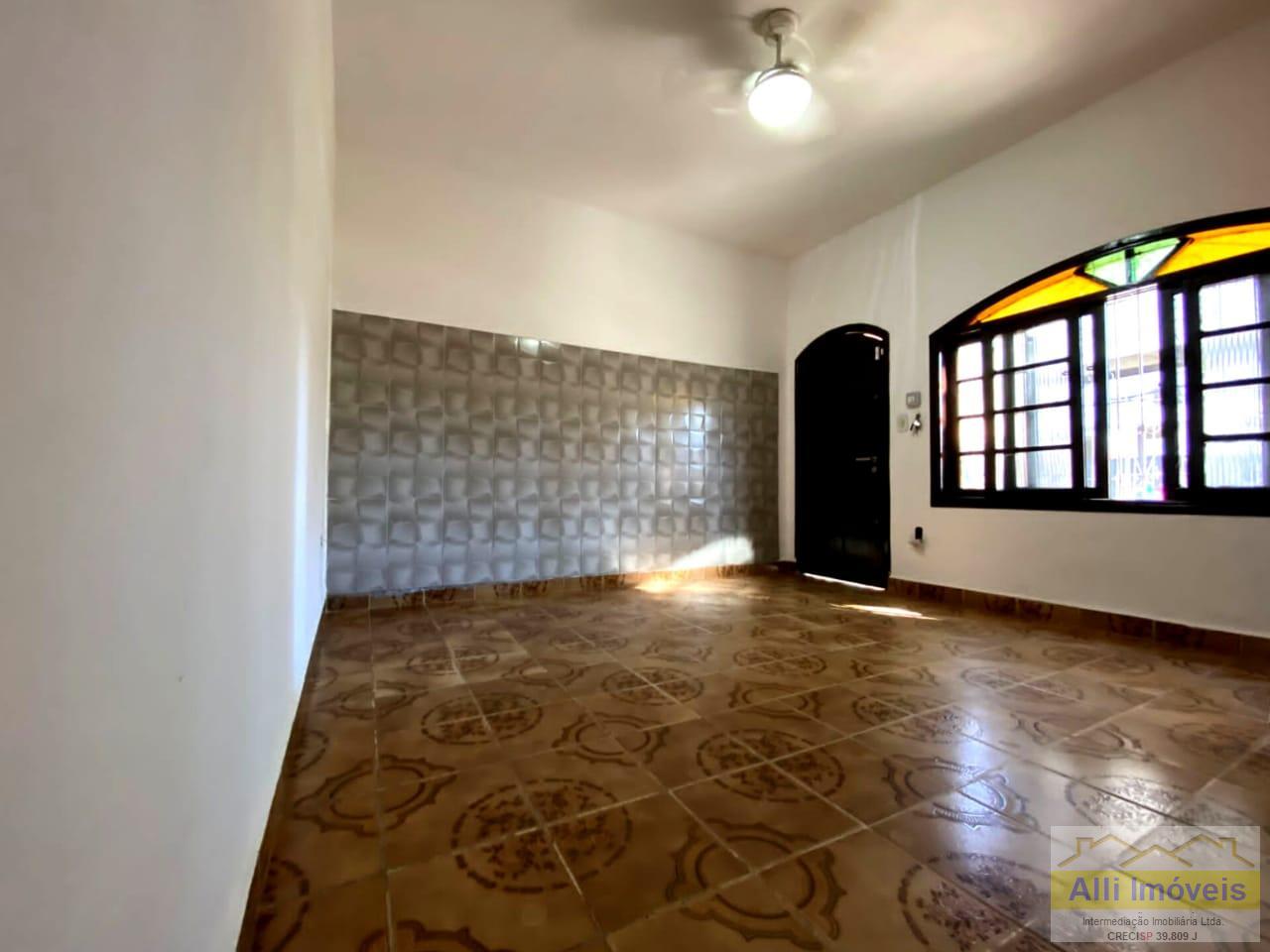 Casa à venda com 2 quartos, 61m² - Foto 4