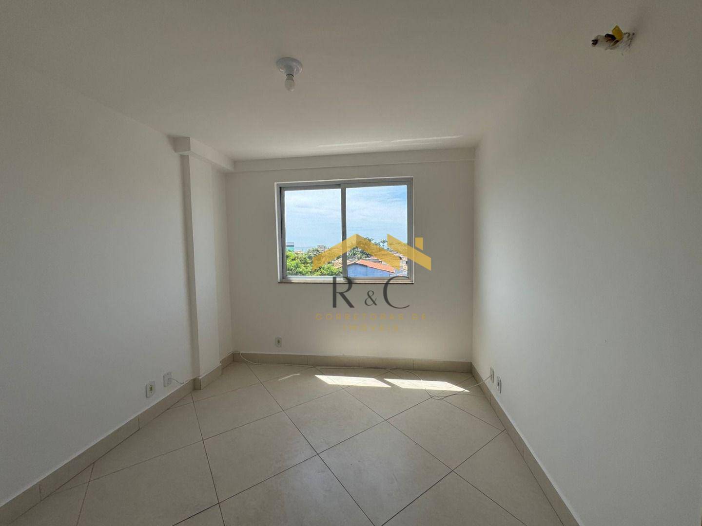 Casa à venda com 2 quartos, 70m² - Foto 15