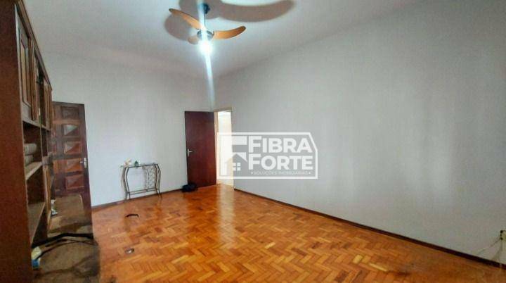 Casa para alugar com 4 quartos, 269m² - Foto 6