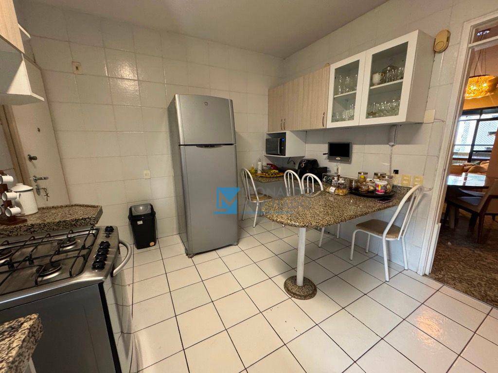 Apartamento à venda com 4 quartos, 161m² - Foto 6