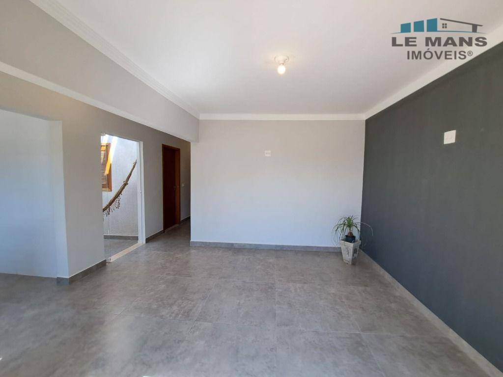 Casa à venda com 2 quartos, 75m² - Foto 4