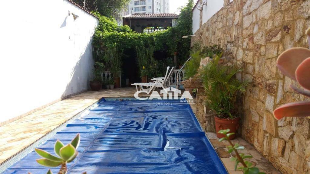 Sobrado à venda com 4 quartos, 475m² - Foto 1