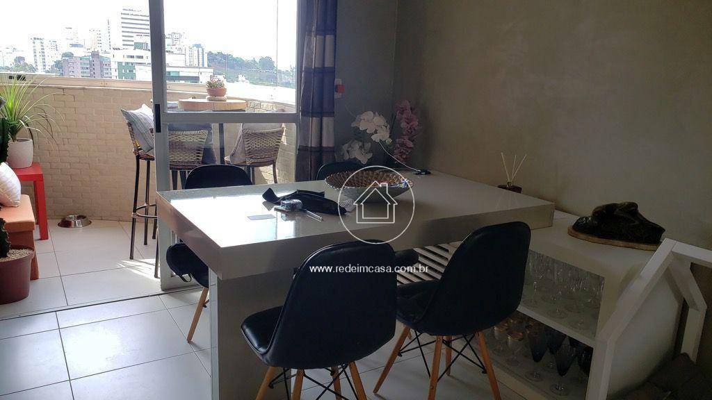 Apartamento à venda com 3 quartos, 95m² - Foto 2