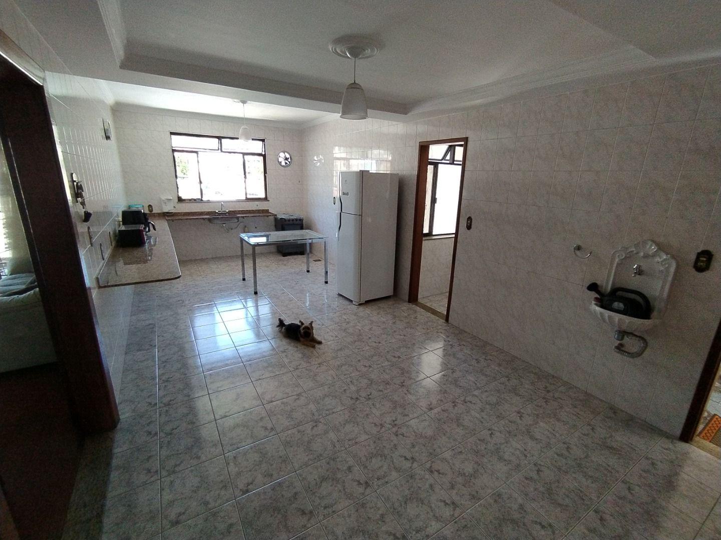 Casa à venda com 5 quartos, 179m² - Foto 16