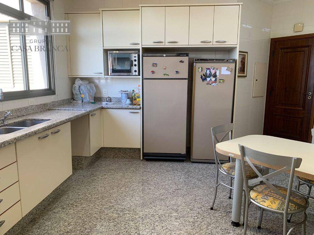 Apartamento à venda com 3 quartos, 260m² - Foto 27