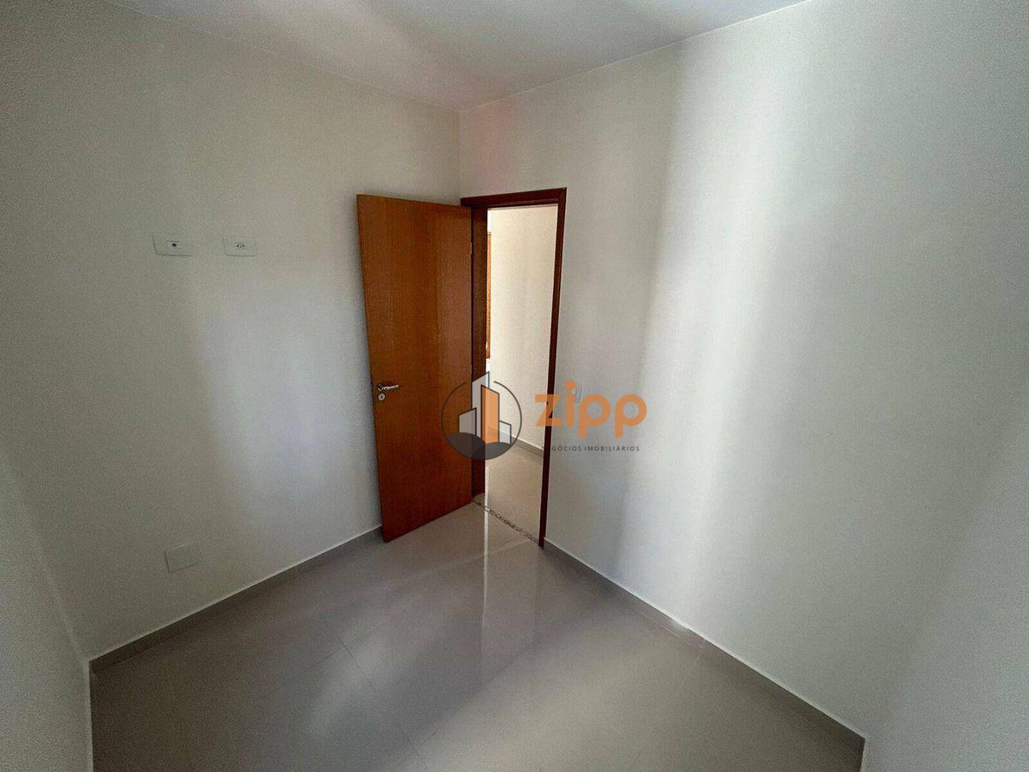 Casa para alugar com 2 quartos, 45m² - Foto 4