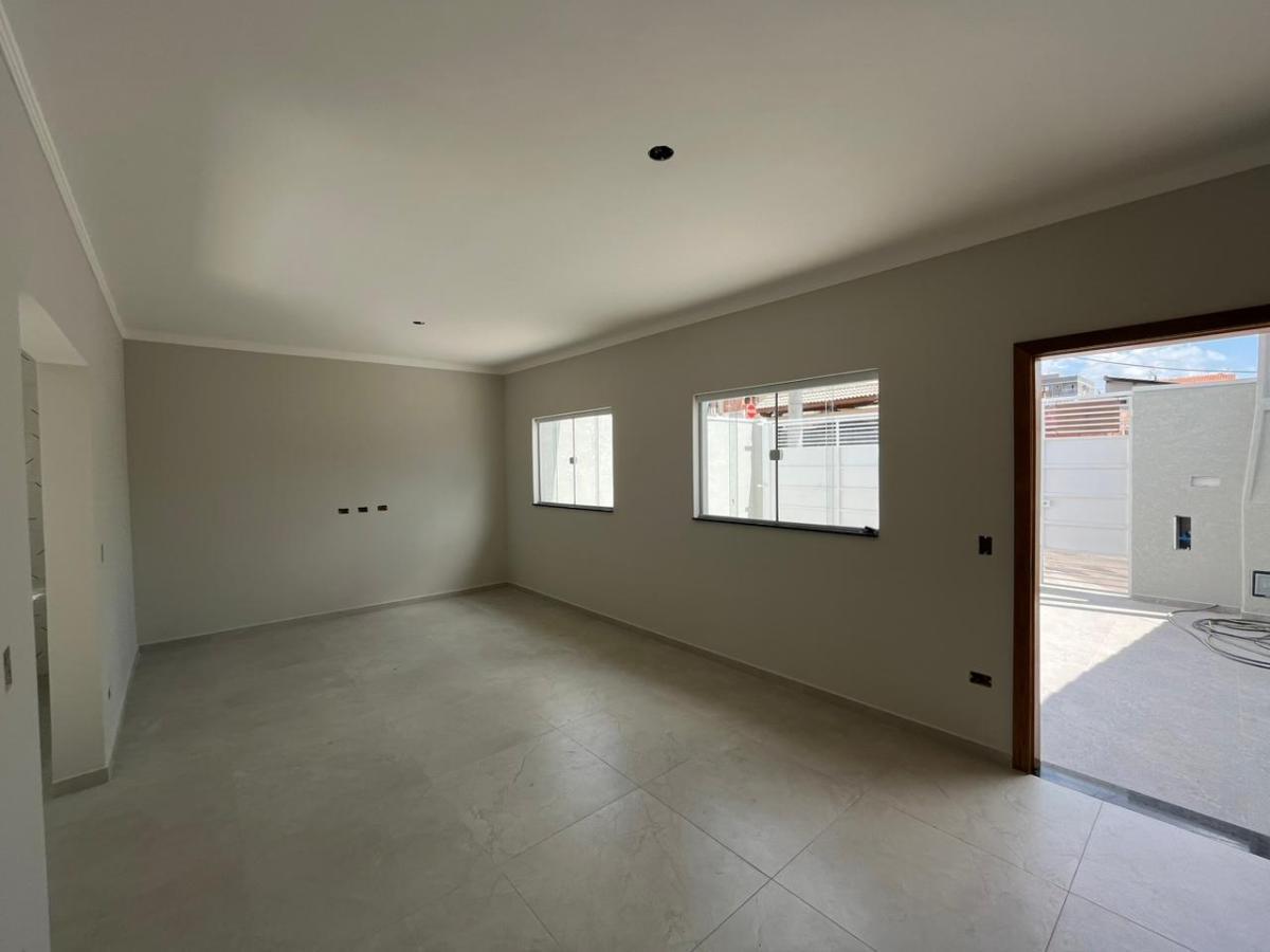 Casa à venda com 3 quartos, 175m² - Foto 4