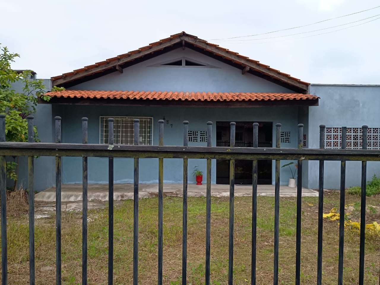Casa à venda com 4 quartos, 240m² - Foto 1