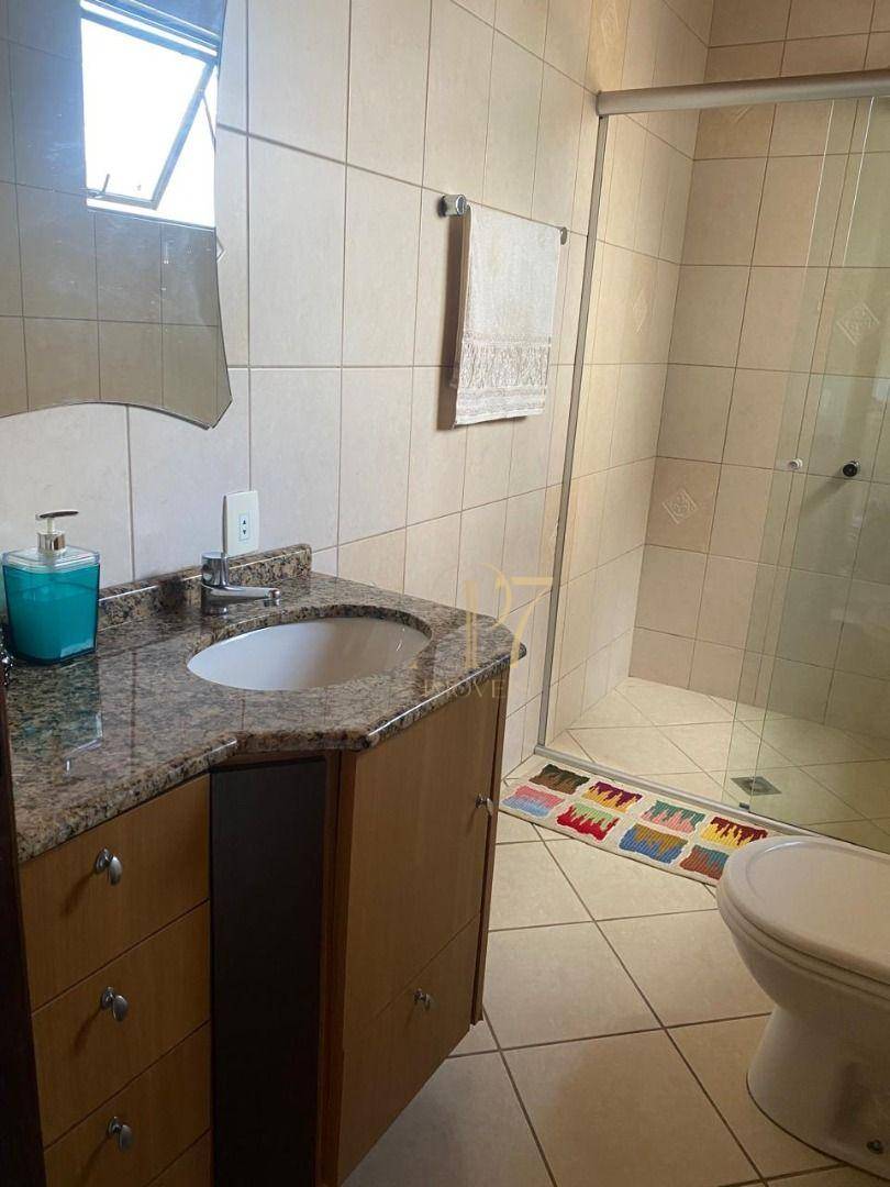 Casa de Condomínio à venda com 3 quartos, 240m² - Foto 13