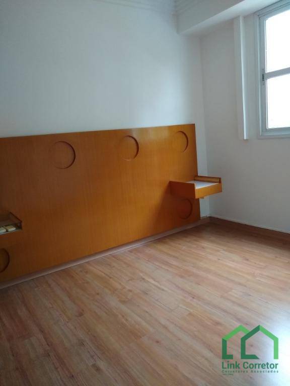 Apartamento à venda com 2 quartos, 70m² - Foto 11