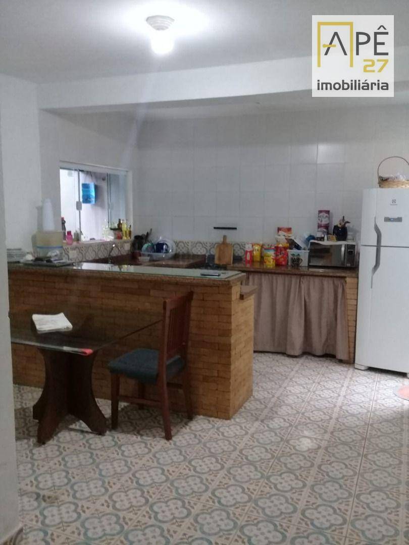 Casa à venda com 2 quartos, 180m² - Foto 4