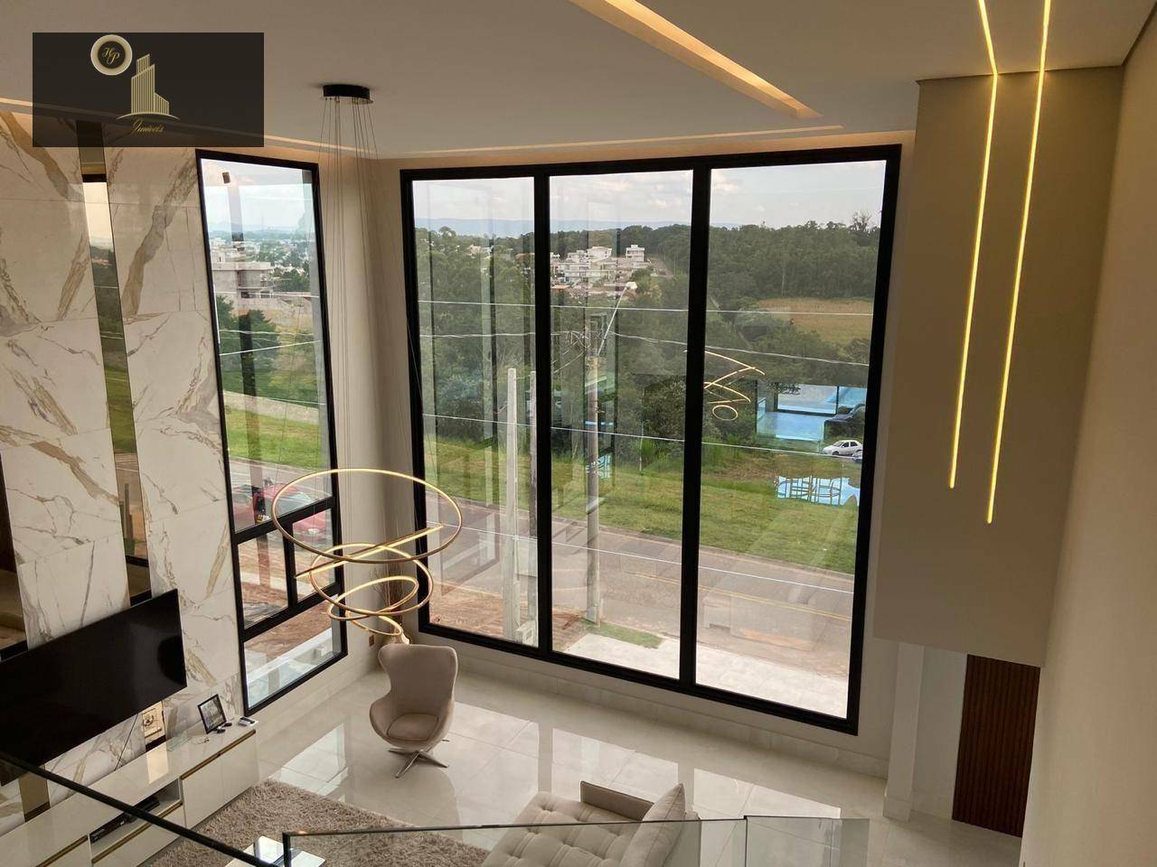 Casa de Condomínio à venda com 4 quartos, 414m² - Foto 1