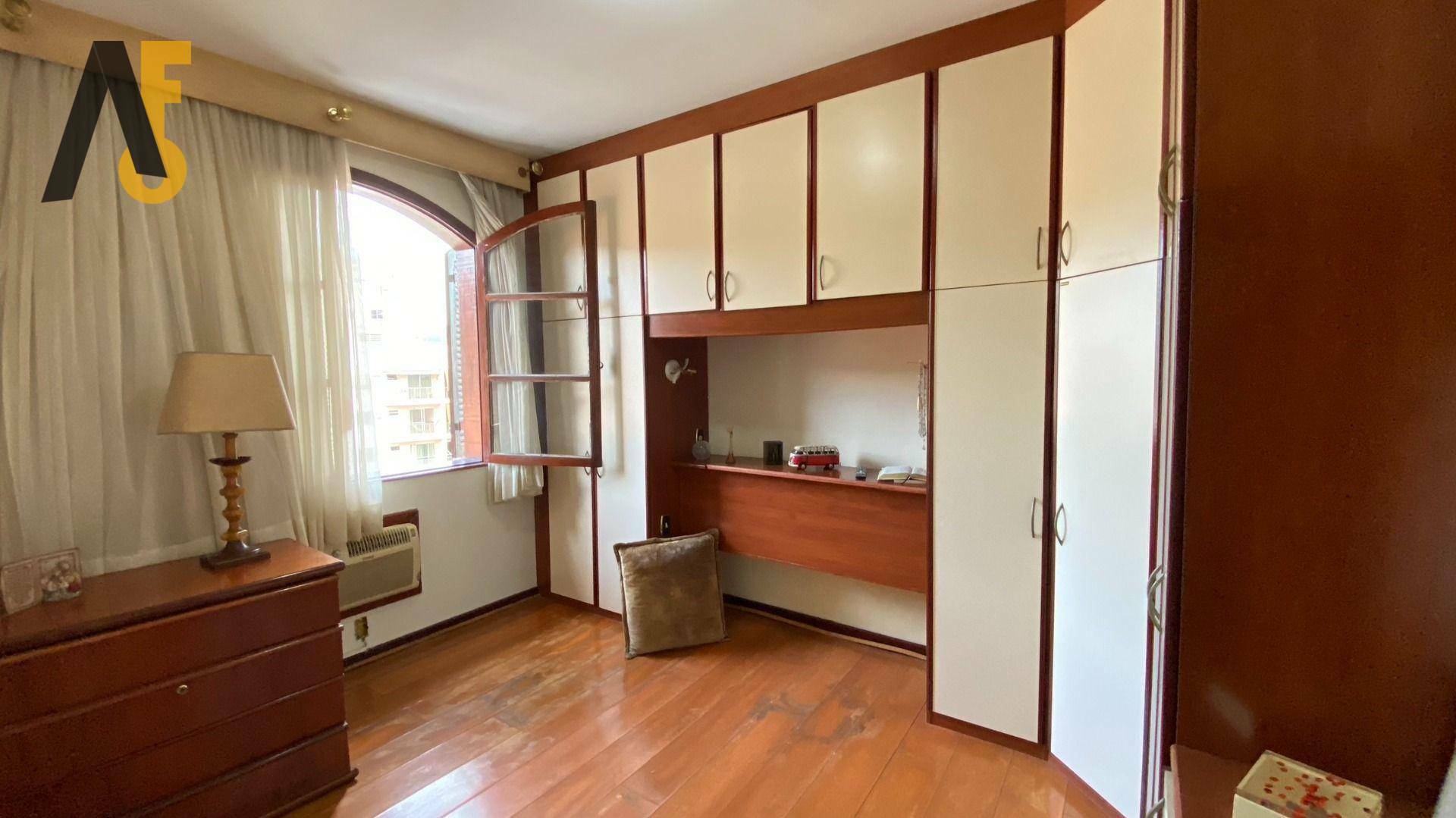 Casa de Condomínio à venda com 4 quartos, 351m² - Foto 10