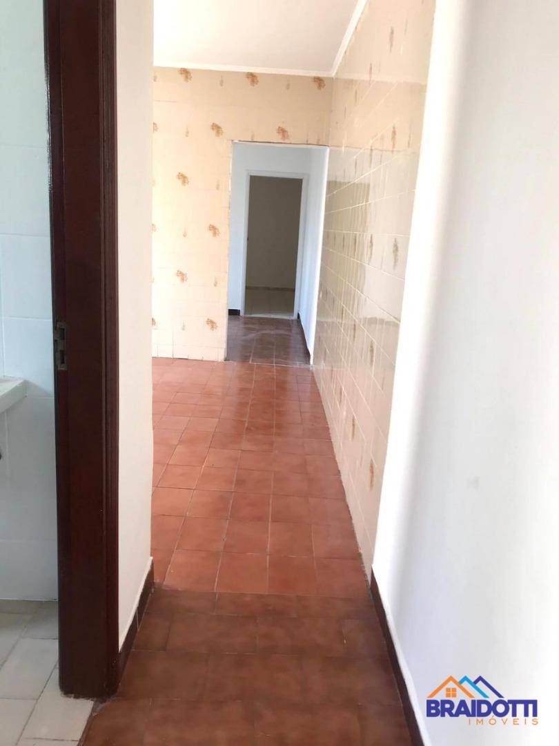 Casa à venda com 2 quartos, 110m² - Foto 3