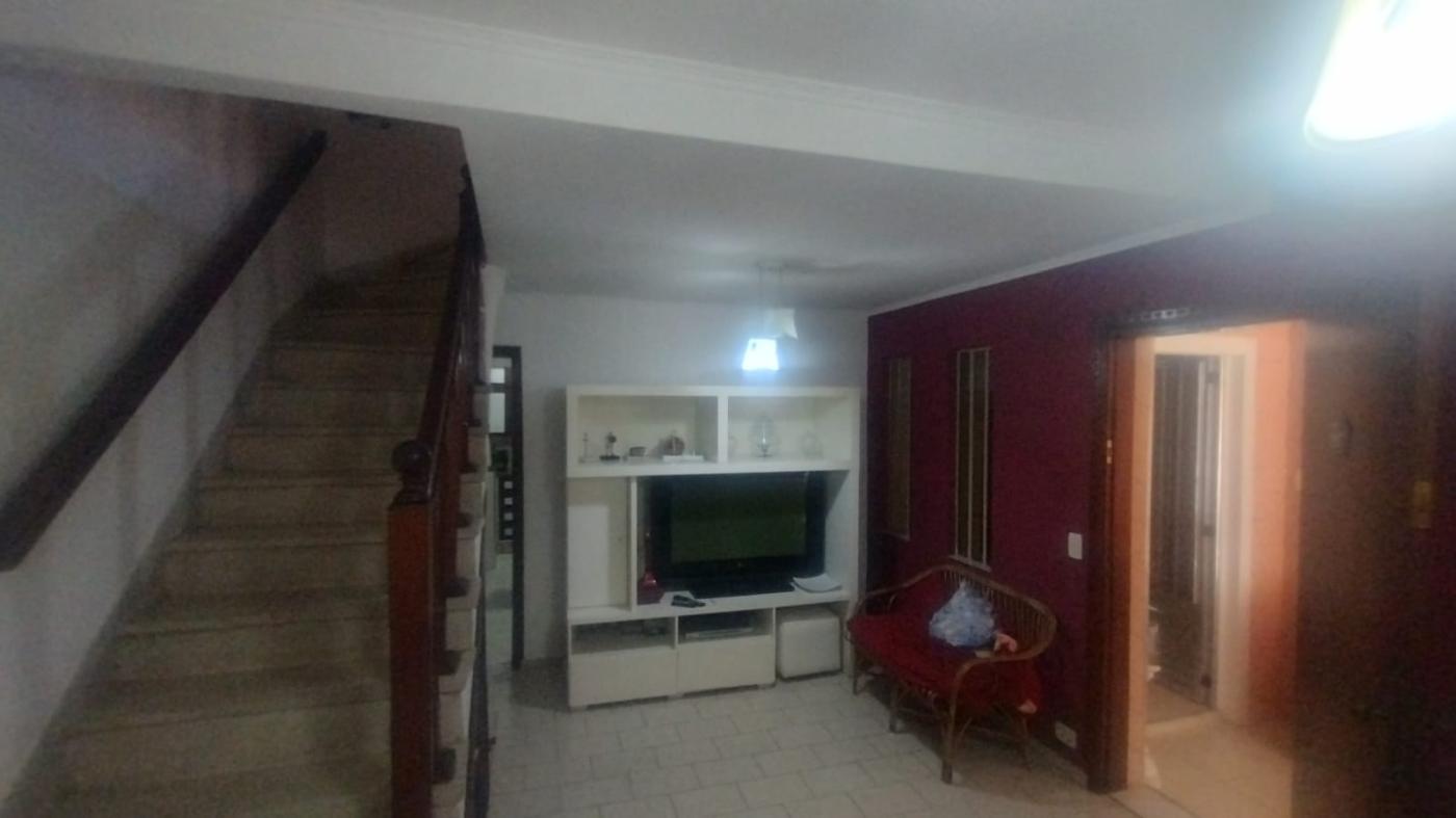 Sobrado à venda com 3 quartos, 100m² - Foto 2