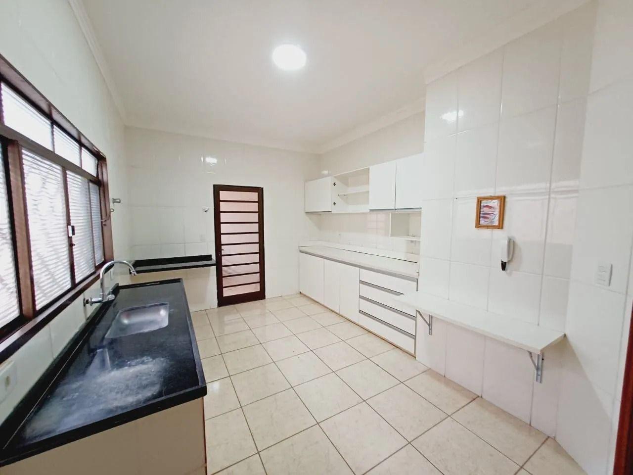 Casa à venda com 3 quartos, 130m² - Foto 9