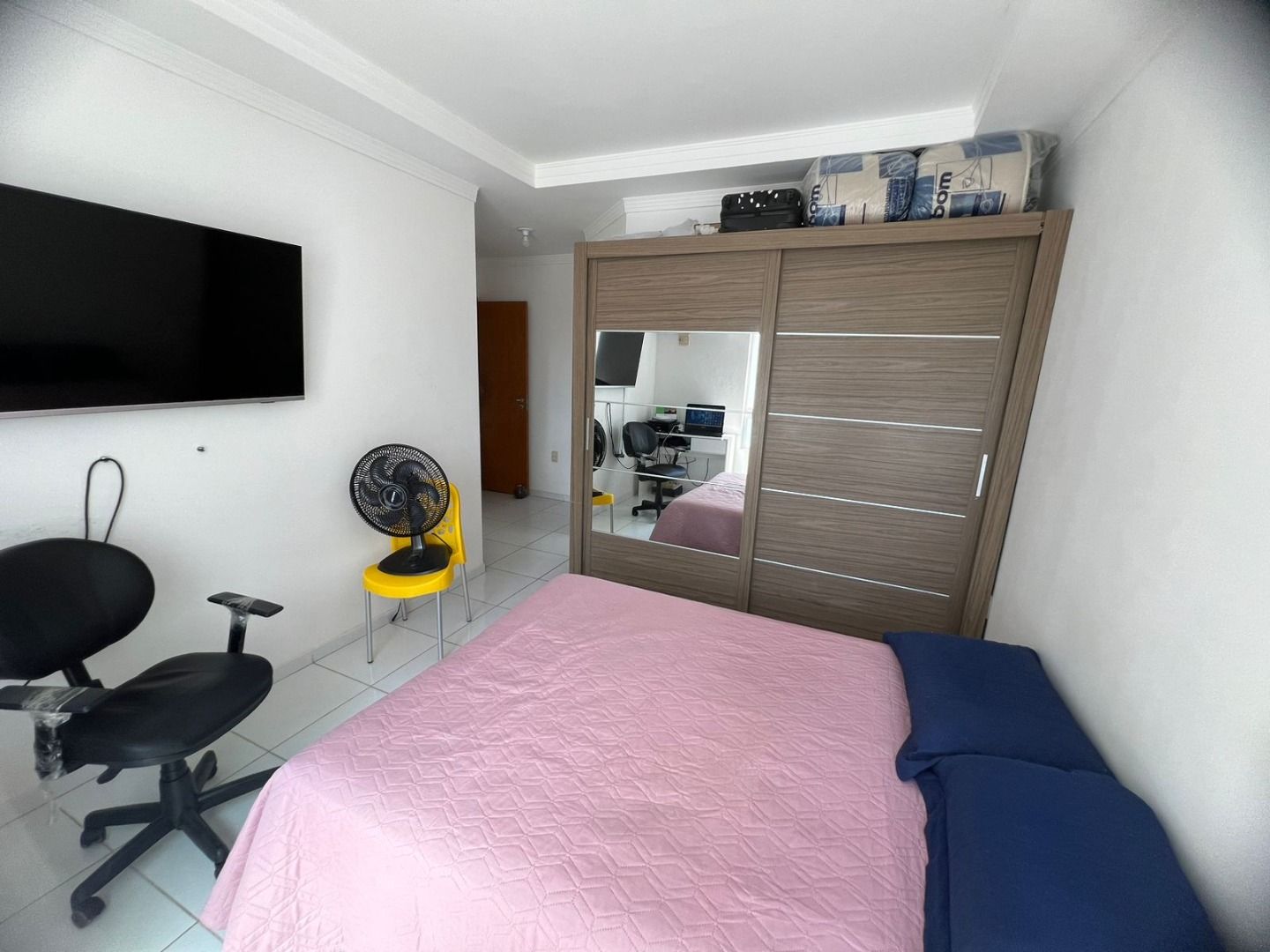 Apartamento à venda com 2 quartos, 67m² - Foto 2