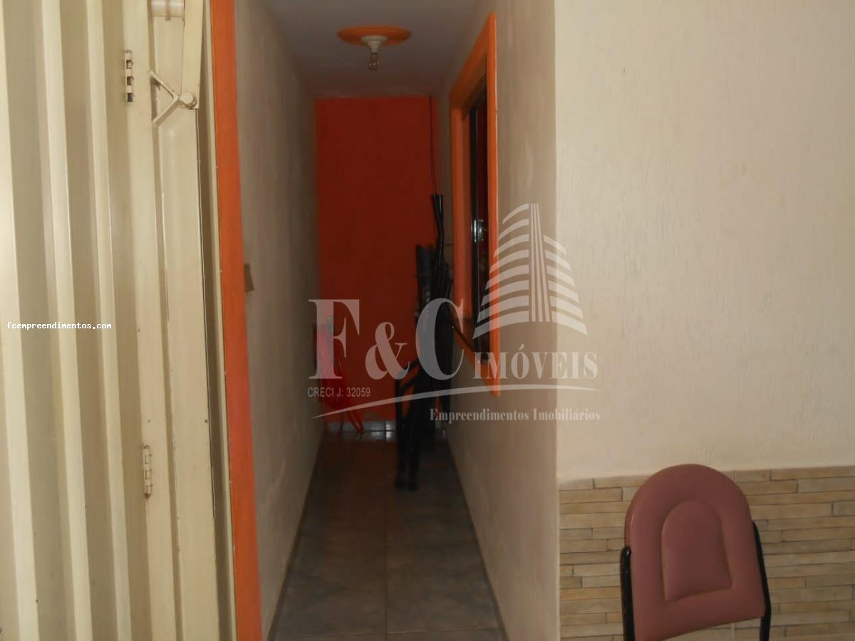 Casa à venda com 3 quartos, 200m² - Foto 17