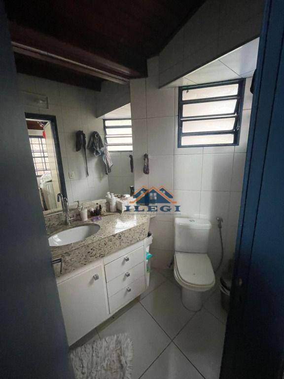 Casa de Condomínio para alugar com 6 quartos, 600m² - Foto 17