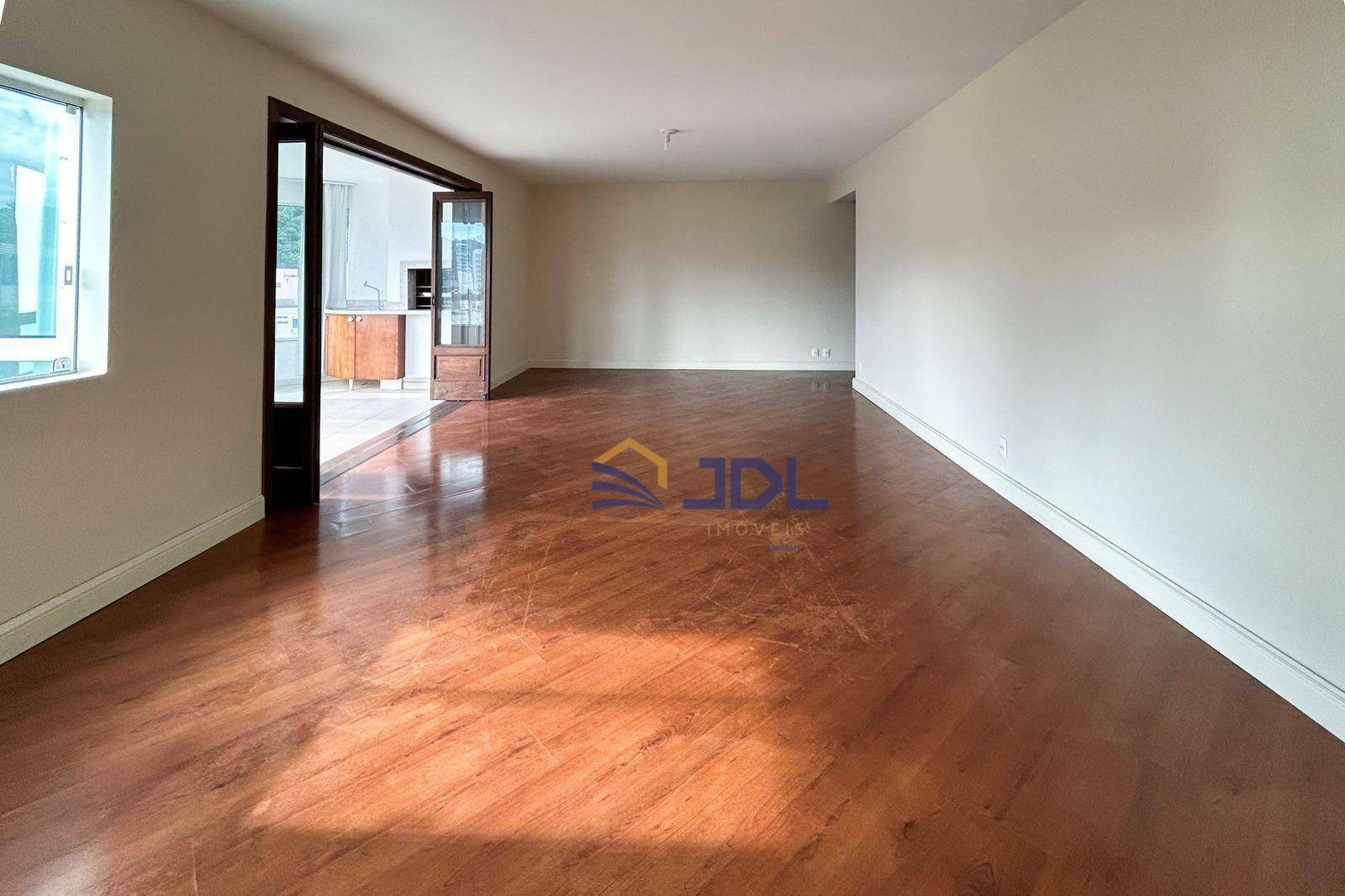 Apartamento à venda com 3 quartos, 172m² - Foto 6