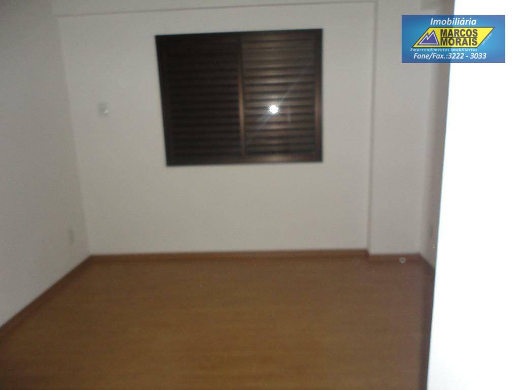 Apartamento à venda com 3 quartos, 112m² - Foto 9